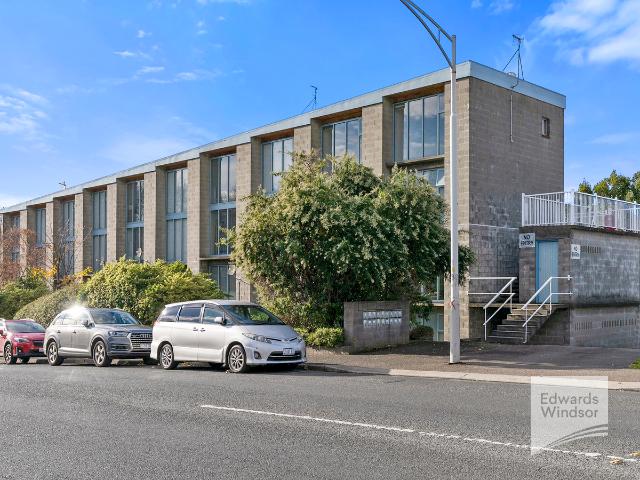 9/13 15 Regent Street Sandy Bay 7005 Australia Edwards Windsor