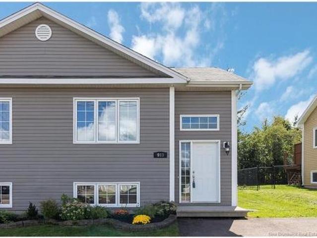 913 Bernard St, Dieppe, NB, E1A 4A6 house for sale | Listing ID NB147035 | Royal LePage