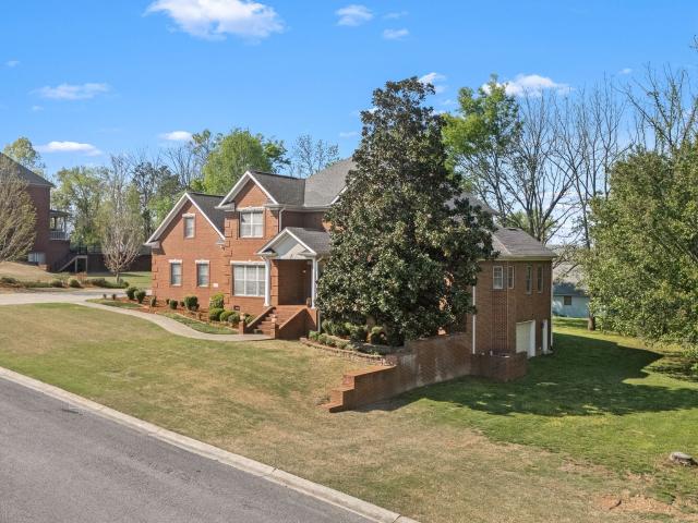 913 Dogwood Dr