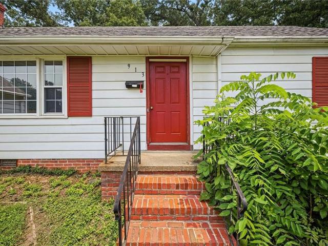 913 Jackson DR
