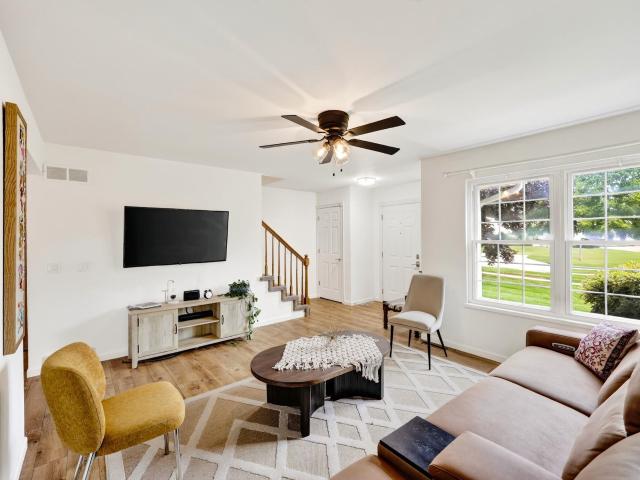 913 N Clover Lane