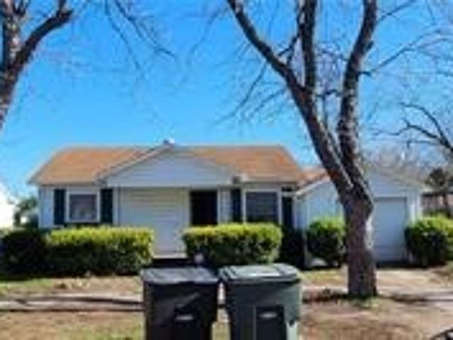 913 South 13th St, 3 beds, 2 full baths