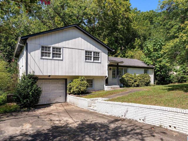 913 Redstone Lane