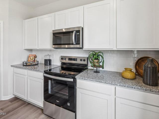 913 Tristan Ln