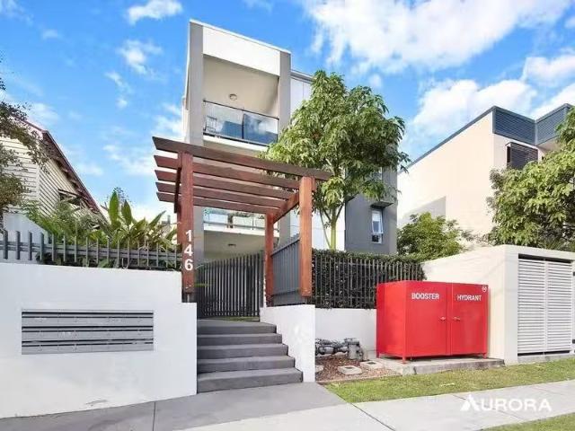 9/146 Cavendish Road, Coorparoo Apartment for rent Listed by.
