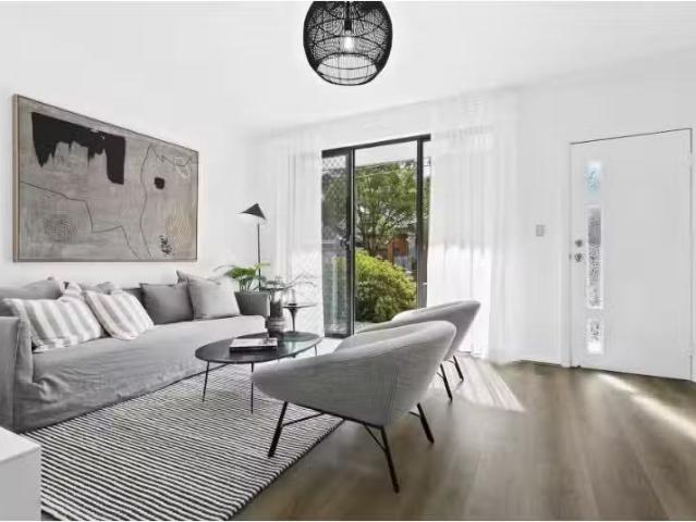 9/14 18 Mary Street, St Peters House for rent Listed by Harri.