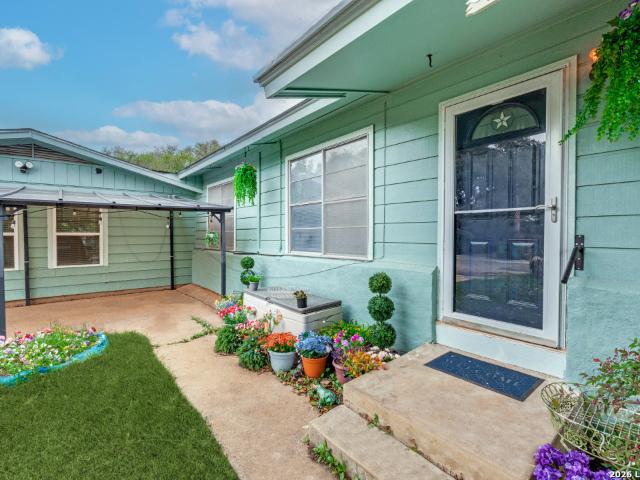 914 6th St, Blanco, TX 78606 | MLS #3225