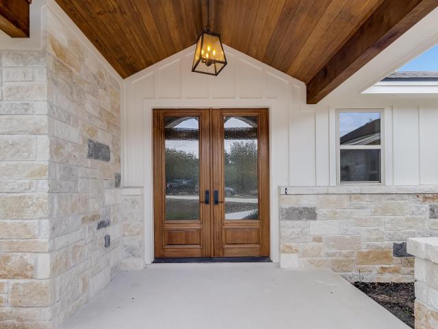 914 W Oak Ridge Dr, Marble Falls, TX 78654 | MLS #175191