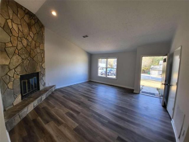 915 Fox Valley Court