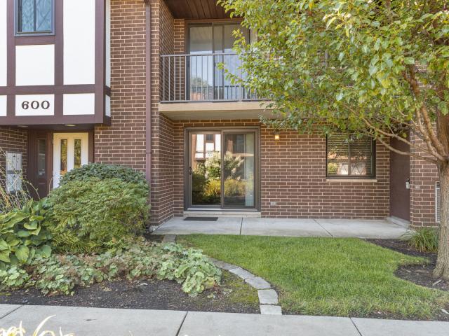 915 N York Street # 604