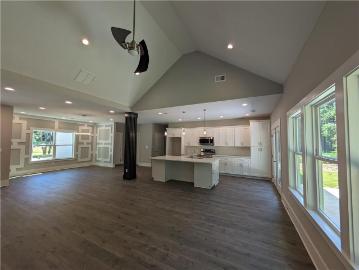 915 W Poplar St, Griffin, GA 30224 | MLS #7263