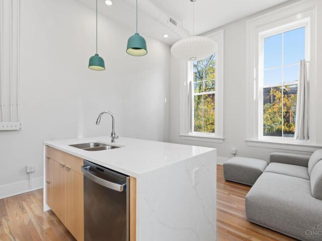 915 Vine Street