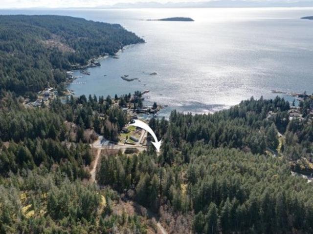 9168 Sunshine Coast Highway, Halfmoon Bay, BC, V7Z 1E9 house for sale | Listing ID R3154 | Royal LePage