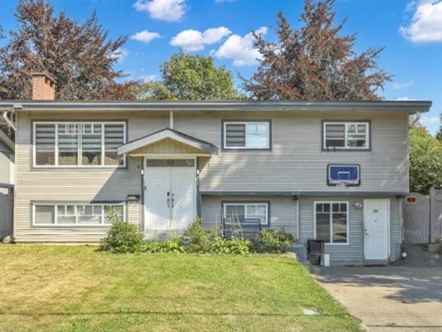 9162 A Street, Delta, BC, V4C 6N8 house for sale | Listing ID R3109 | Royal LePage