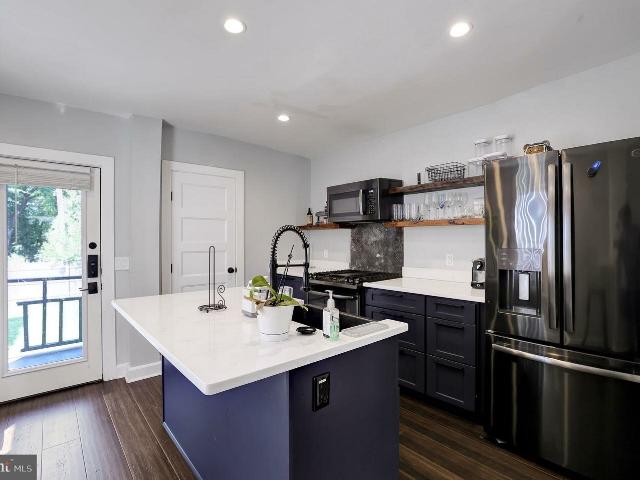 916 45th Place NE, Washington, US, DC