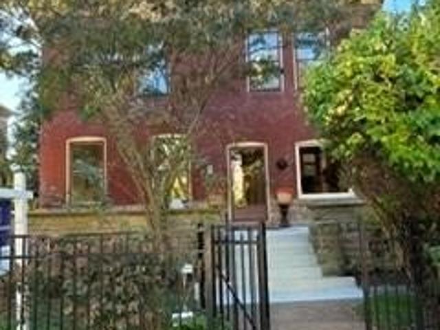 916 College St, Pittsburgh, PA 15232