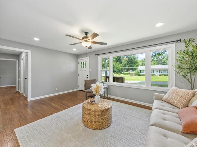 916 Battery Dr
