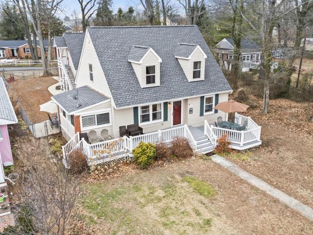 916 Bryant Ave, Colonial Beach, VA 22443 | MLS #VAWE2010
