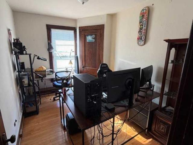 916 E Gorham St 3 Bedroom Apartment for Rent at 916 E Gorham St, Madison, WI 53703 Tenney Lapham