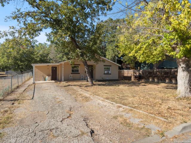 916 Ford St, Kerrville, TX 78028 | MLS #1819