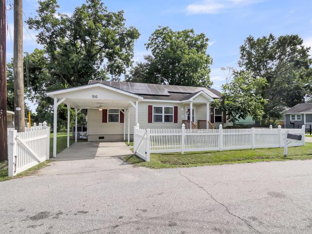 916 Hillsboro Drive