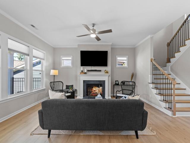 916 Market House Way