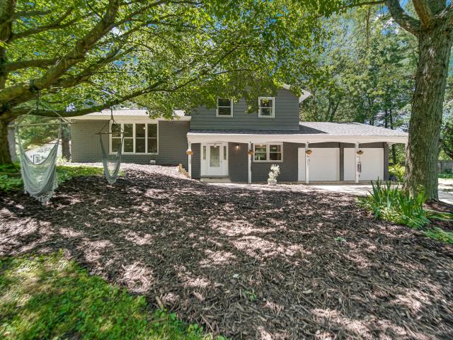 916 N County Line Road