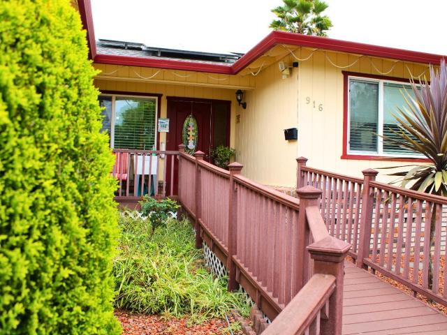 916 Renee Ct, Santa Rosa, CA 95401 | MLS #326036