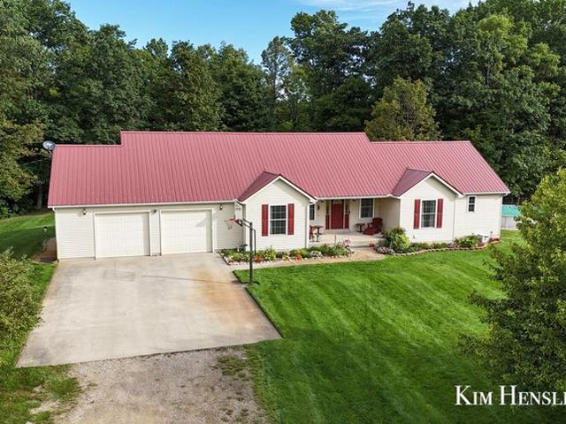 9177 W 112th St Unit A and B, Twin Lake, MI 49457