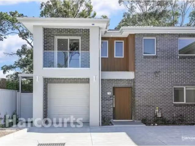 9/17 Lyndia Street, Ingleburn Townhouse for rent Listed by Ca.