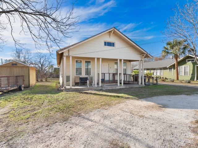 917 Trinity St, Lockhart, TX 78644 | MLS #9316
