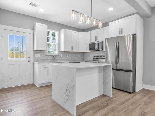 918 Cs Hamilton Way