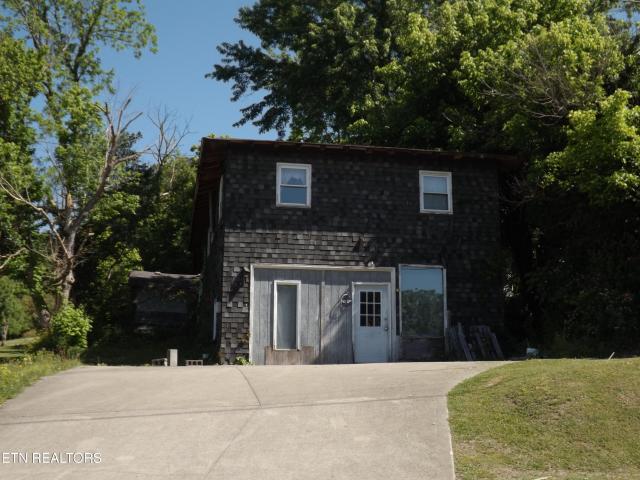918 E Cumberland Ave