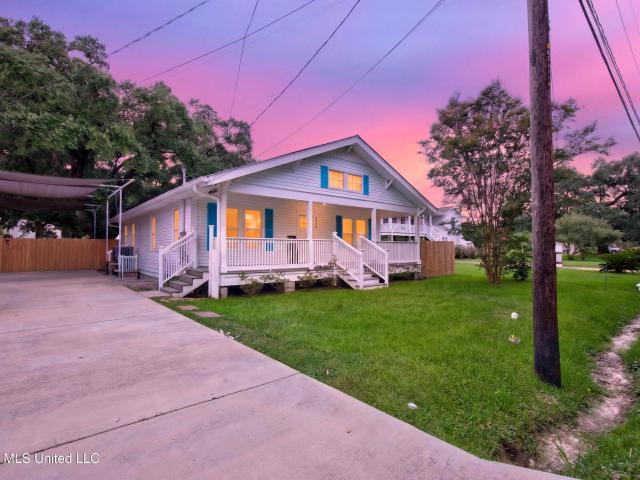 918 Sears Avenue