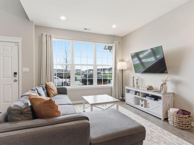 919 E 117th Place