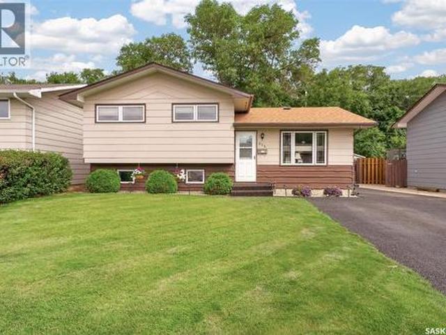 919 Holdsworth Crescent, Moose Jaw, SK, S6H 6T8 house for sale | Listing ID SK045865 | Royal LePage