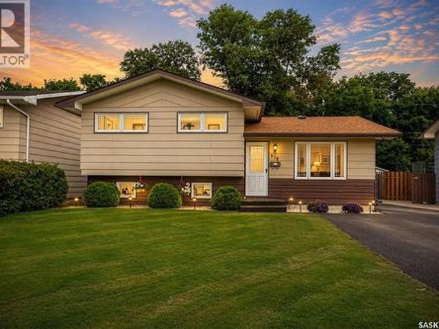 919 Holdsworth Crescent, Moose Jaw, SK, S6H 6T8 house for sale | Listing ID SK048834 | Royal LePage