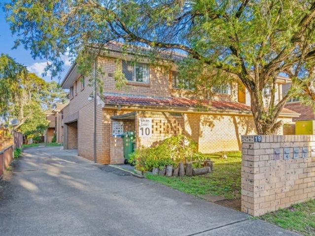 9/19 Lackey Street Fairfield, Walk to Shops and Station