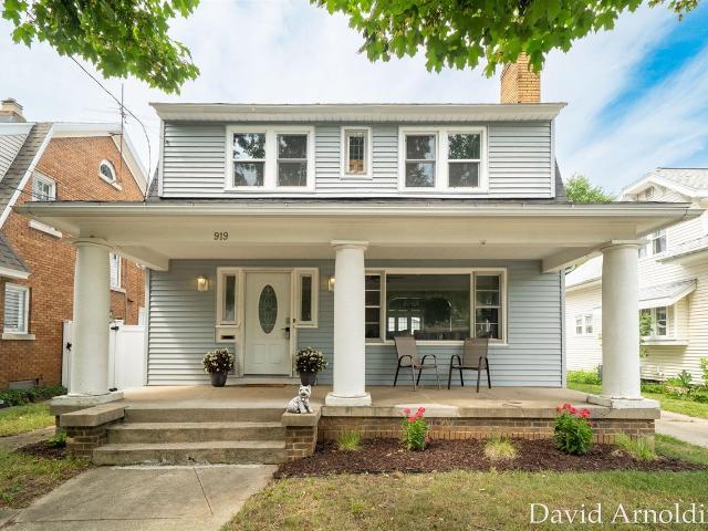 919 Myrtle Street