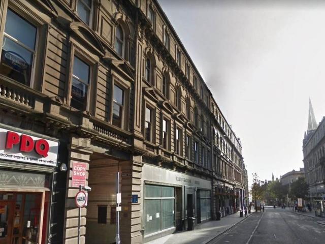 91 2/1 Commercial Street, 4 bed flat to rent £1,700 pcm £392 pw
