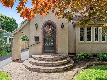 91 Warrington Dr
