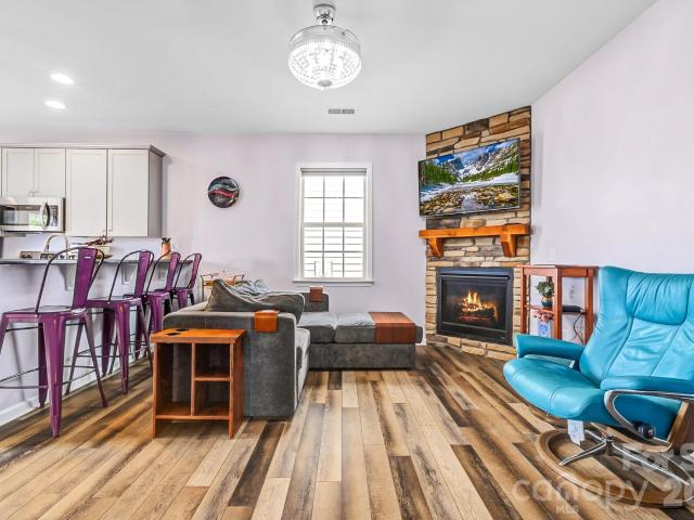 91 Cardwell Lane