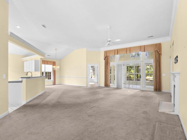 91 Deacon Dr