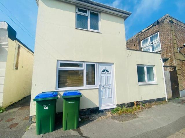 91 Essex Road 1 bed house to rent £925 pcm £213 pw