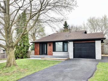 Hamilton, Ontario, Ontario - Garden, Fireplace