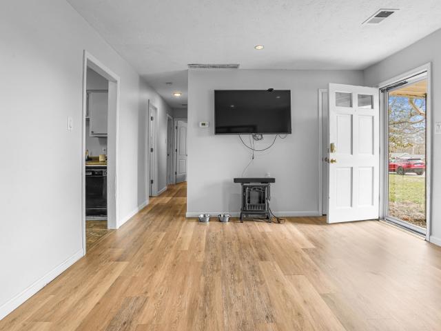 91 Lakeview Drive
