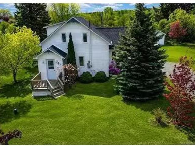 91 Rue Du Parc Ouest, Pointe Verte, NB, E8J 2Y1 house for sa.