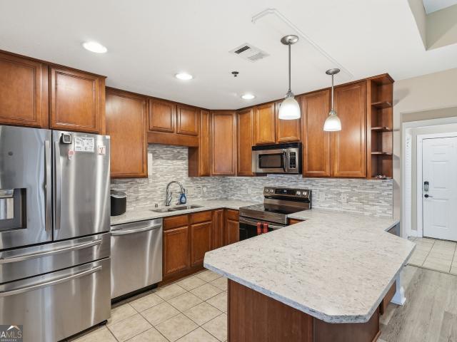 91 Screven Street B204