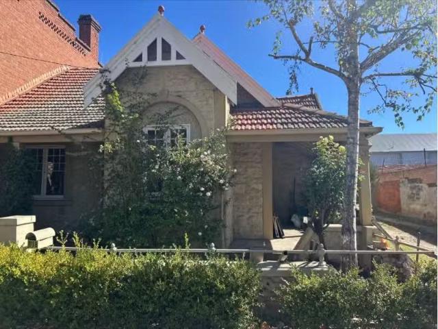 91B Havannah Street, BATHURST House for rent Listed by Carla.