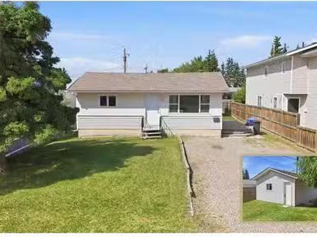 9208 103 Avenue, Fort St. John, BC, V1J 2G5 house for sale.